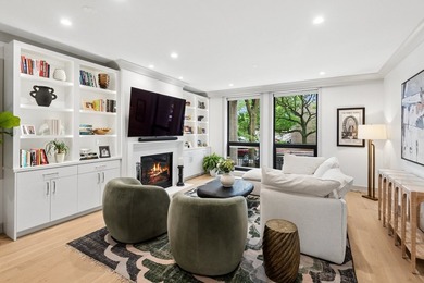 Welcome to this exceptional 4-bedroom, 3.1-bath duplex residence - photo 4