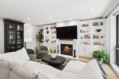 Welcome to this exceptional 4-bedroom, 3.1-bath duplex residence - photo 6