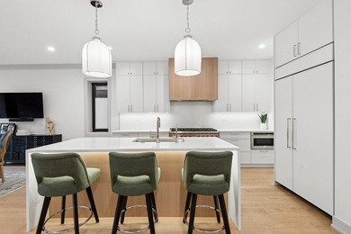 Welcome to this exceptional 4-bedroom, 3.1-bath duplex residence - photo 10