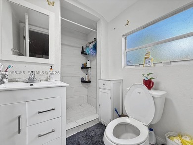 Income-Generating Duplex in a Highly Desirable Area offering a - photo 22