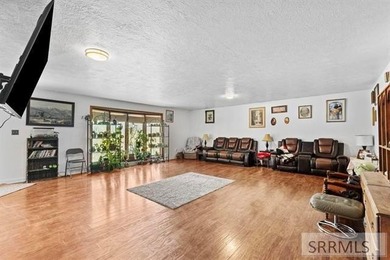 If you are looking for space, and a great deal, this home is it! - photo 3