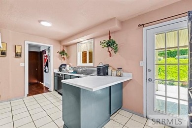 If you are looking for space, and a great deal, this home is it! - photo 8