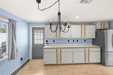 Great opportunity in the heart of Ridge! Perfect for first-time - photo 19