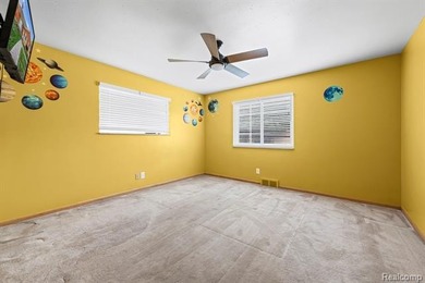 Welcome to this beautifully maintained brick ranch in the heart - photo 21
