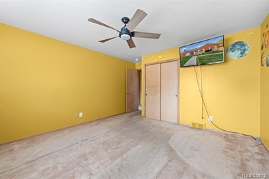 Welcome to this beautifully maintained brick ranch in the heart - photo 22