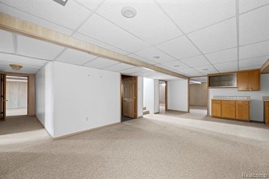 Welcome to this beautifully maintained brick ranch in the heart - photo 26