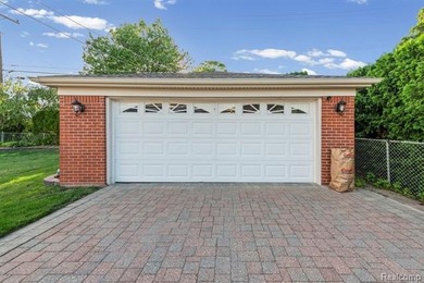 Welcome to this beautifully maintained brick ranch in the heart - photo 45