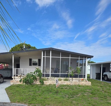 This well maintained 2/2 is ready for move in. No hurricane - photo 2