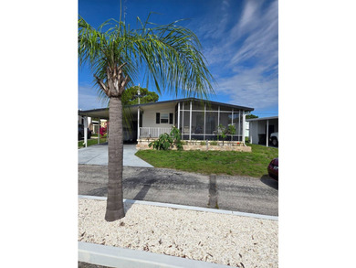 This well maintained 2/2 is ready for move in. No hurricane - photo 3