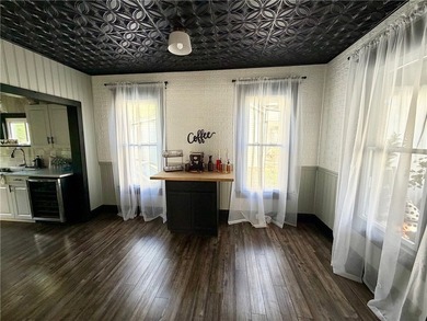 Welcome to this stunning, fully remodeled 3-bedroom, 2 full-bath - photo 8