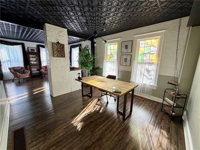 Welcome to this stunning, fully remodeled 3-bedroom, 2 full-bath - photo 9