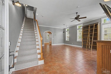 Beautiful custom home in Aragon! Main residence has a spacious - photo 4