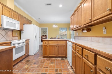 Welcome home to the highly sought-after Northwood Hills - photo 16