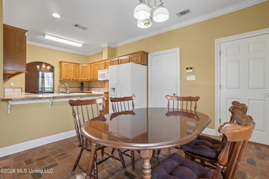 Welcome home to the highly sought-after Northwood Hills - photo 18