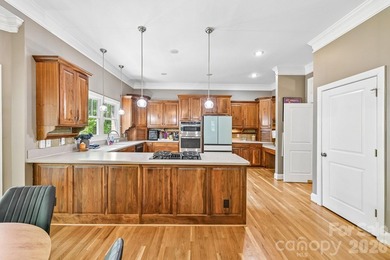 Welcome to this beautifully maintained, move-in ready home - photo 19