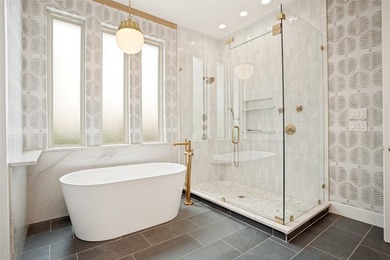 Welcome home to this stunning, move-in ready Huntington home - photo 19