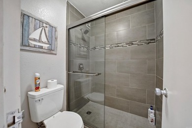 THE BEST DEAL IN BEACON MANOR! Welcome to your perfect lake - photo 23