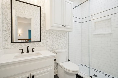 Welcome home to this stunning, move-in ready Huntington home - photo 24