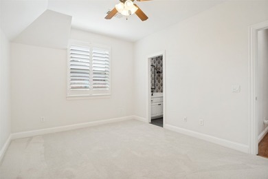 Welcome home to this stunning, move-in ready Huntington home - photo 26
