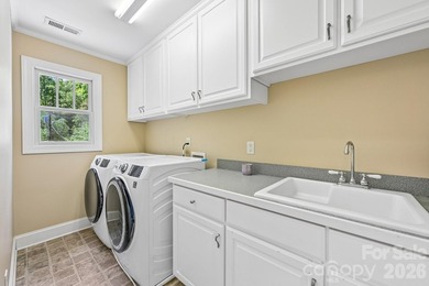 Welcome to this beautifully maintained, move-in ready home - photo 33