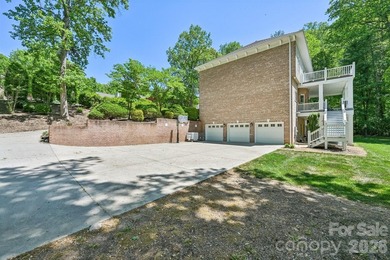 Welcome to this beautifully maintained, move-in ready home - photo 46