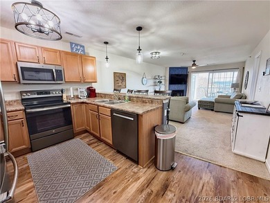 Wake up to stunning lake views and enjoy effortless Ozarks - photo 3