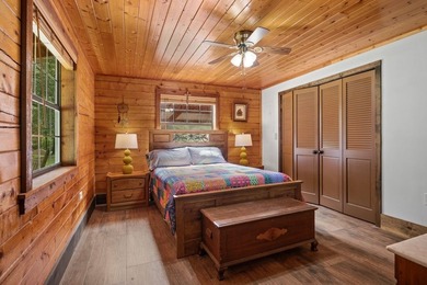 Well-appointed and full of rustic elegance, this beautiful log - photo 20