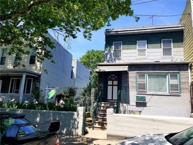 40X100 Lot size, Zoning M1-1, very low tax $6,735 yearly, full - photo 2