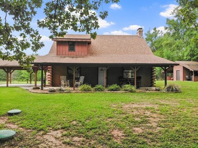 Well-appointed and full of rustic elegance, this beautiful log - photo 36