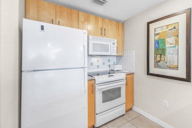 This immaculate condo is move-in ready and offers beautiful - photo 4