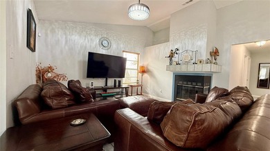 NO HOA! Lovely home located in Buenaventura Lakes. 4 bedrooms - photo 17