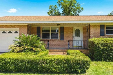 Welcome home to this well-maintained Pensacola property, ideally - photo 4