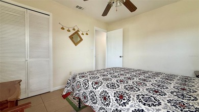 NO HOA! Lovely home located in Buenaventura Lakes. 4 bedrooms - photo 25