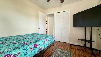 NO HOA! Lovely home located in Buenaventura Lakes. 4 bedrooms - photo 27
