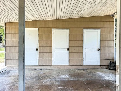 3 bedroom on nearly a quarter acre with no HOA and a real path - photo 27