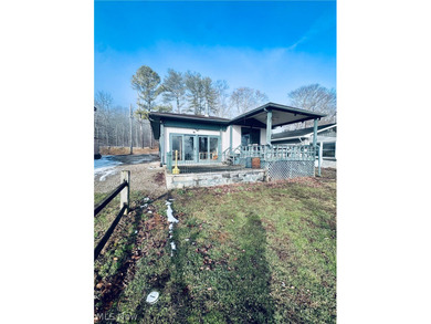 (private lake, pond, creek) Home For Sale in Malta Ohio