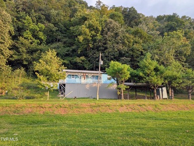 Welcome to 10696 Horton Ford Road, a true East Tennessee retreat - photo 2