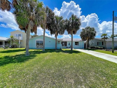 Experience the coastal lifestyle in this exquisitely upgraded - photo 2