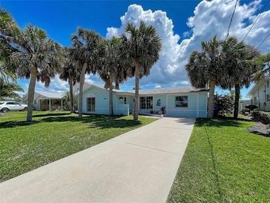 Experience the coastal lifestyle in this exquisitely upgraded - photo 3