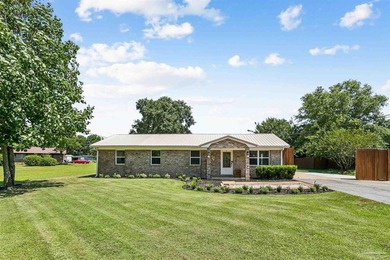 Rare Beulah/Bellview private compound with unparalleled utility - photo 1