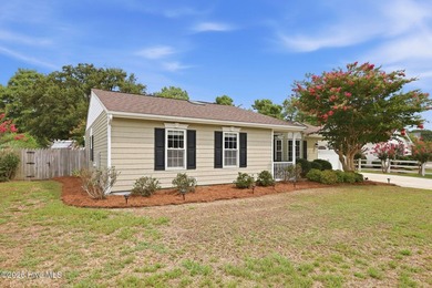 Welcome home to this meticulously maintained 4-bedroom, 2-bath - photo 4
