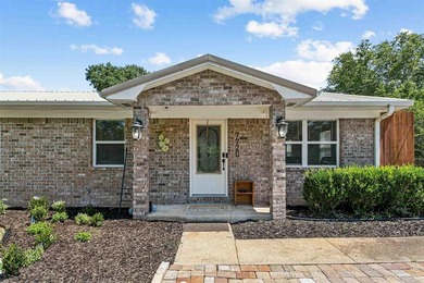 Rare Beulah/Bellview private compound with unparalleled utility - photo 4
