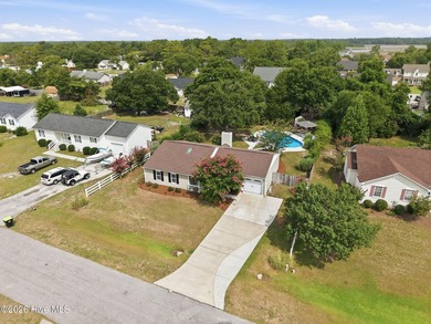 Welcome home to this meticulously maintained 4-bedroom, 2-bath - photo 6