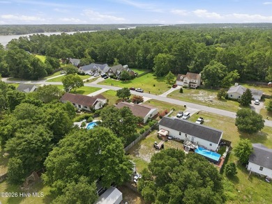 Welcome home to this meticulously maintained 4-bedroom, 2-bath - photo 10