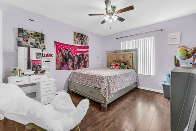 Welcome to this spacious three-bedroom, two-and-a-half-bath - photo 31