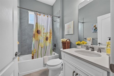 Welcome to this exceptional 2023 custom-built Venetian model - photo 36