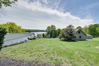 Absolutely stunning 4 Bedroom Ranch Home nestled in the highly - photo 54