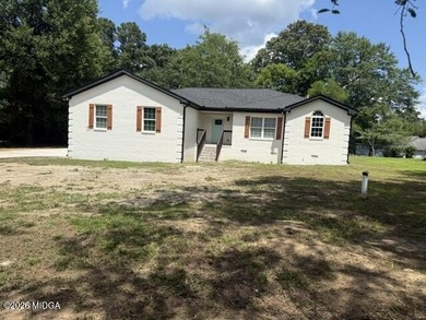 All Brick spacious home totally renovated. New kitchen with - photo 1