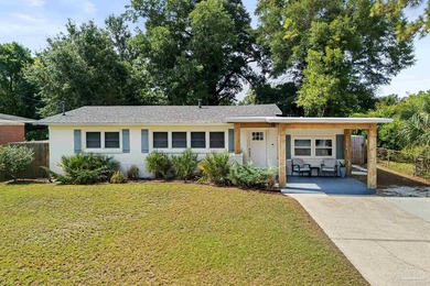 Beautifully Updated Residence in the Highly Sought-After East - photo 1