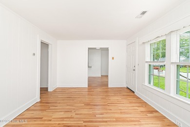 Welcome to 508 Hemlock St., a charming 2 bedroom, 1 bath home - photo 2